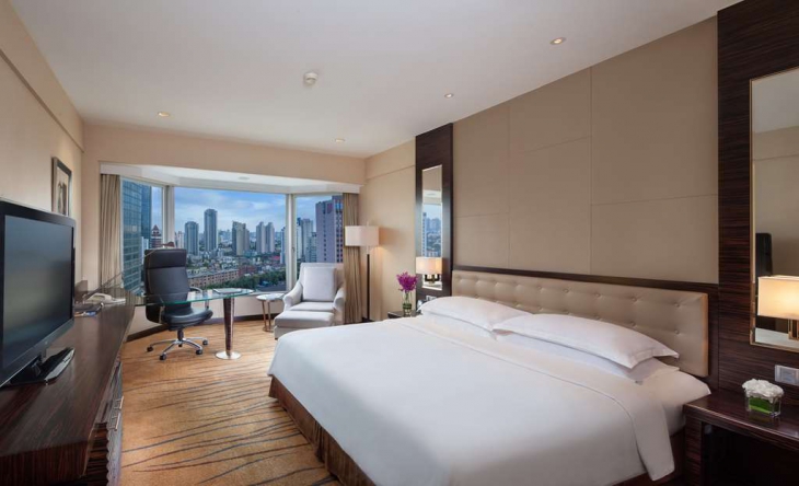 The Kunlun Jing An Shanghai Grand Deluxe Room
