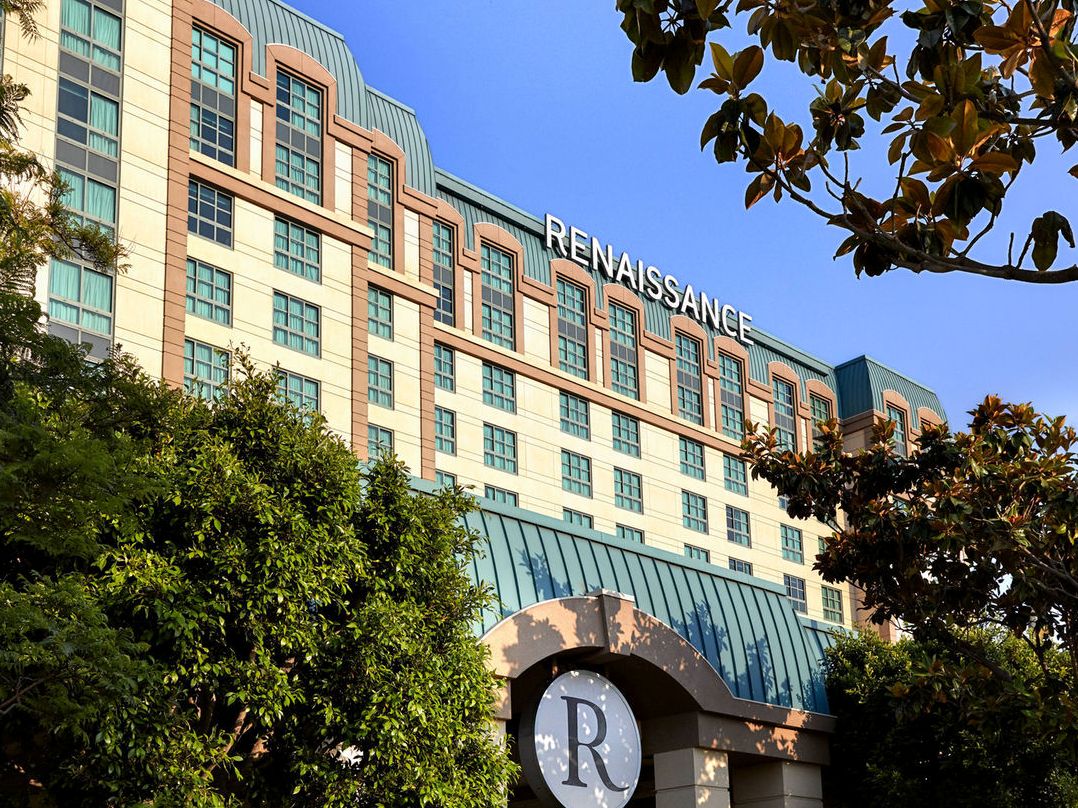 Renaissance LAX airport hotel p