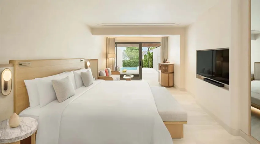 41037- pool suite.jpg