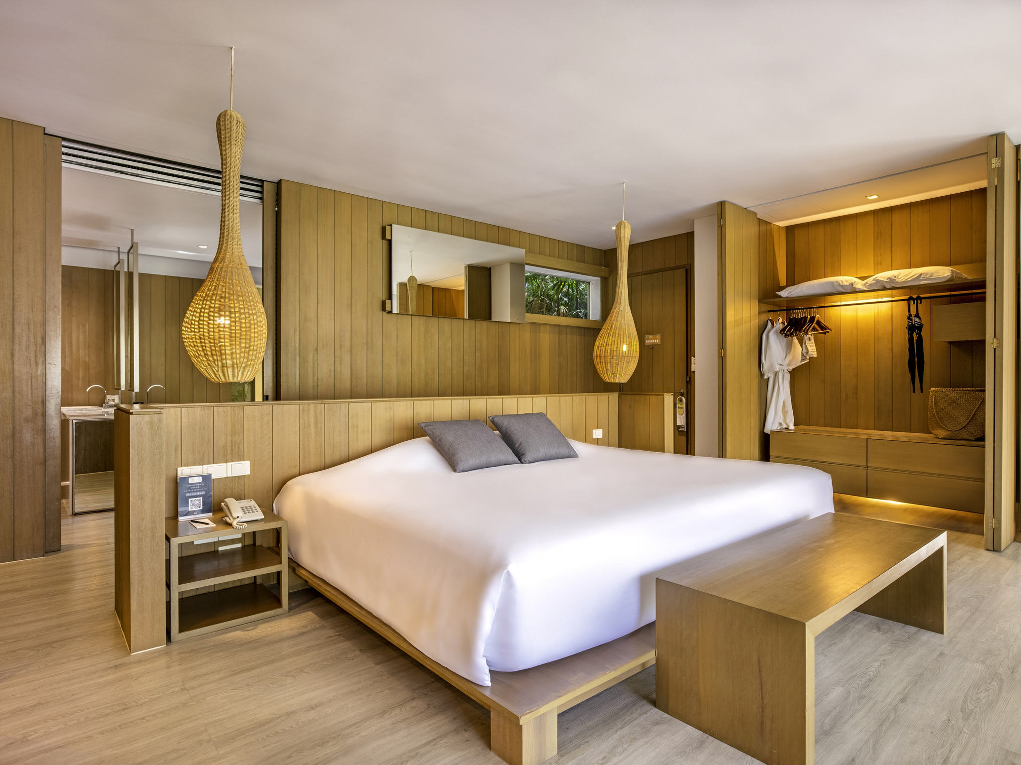 CNX V pav room