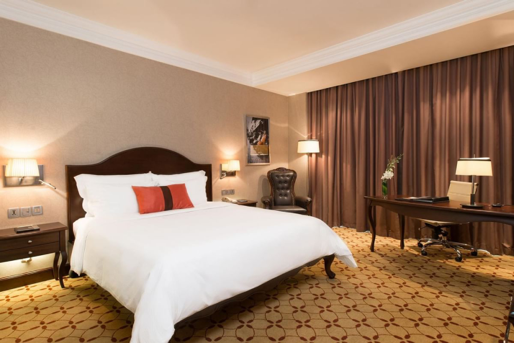 website Eastin Grand (1).jpg